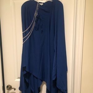 Versatile Chic Cape - A Modern Statement Piece